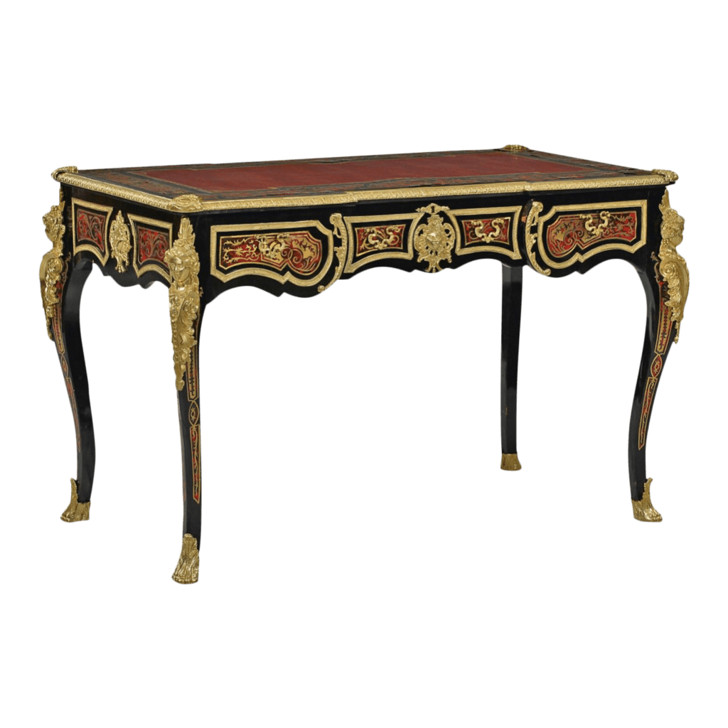 Bureau de style Boulle. Marqueterie Boulle. Bronze doré. Style Louis XIV. 