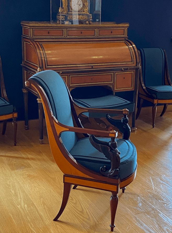 Fauteuil directoire musee du Louvre