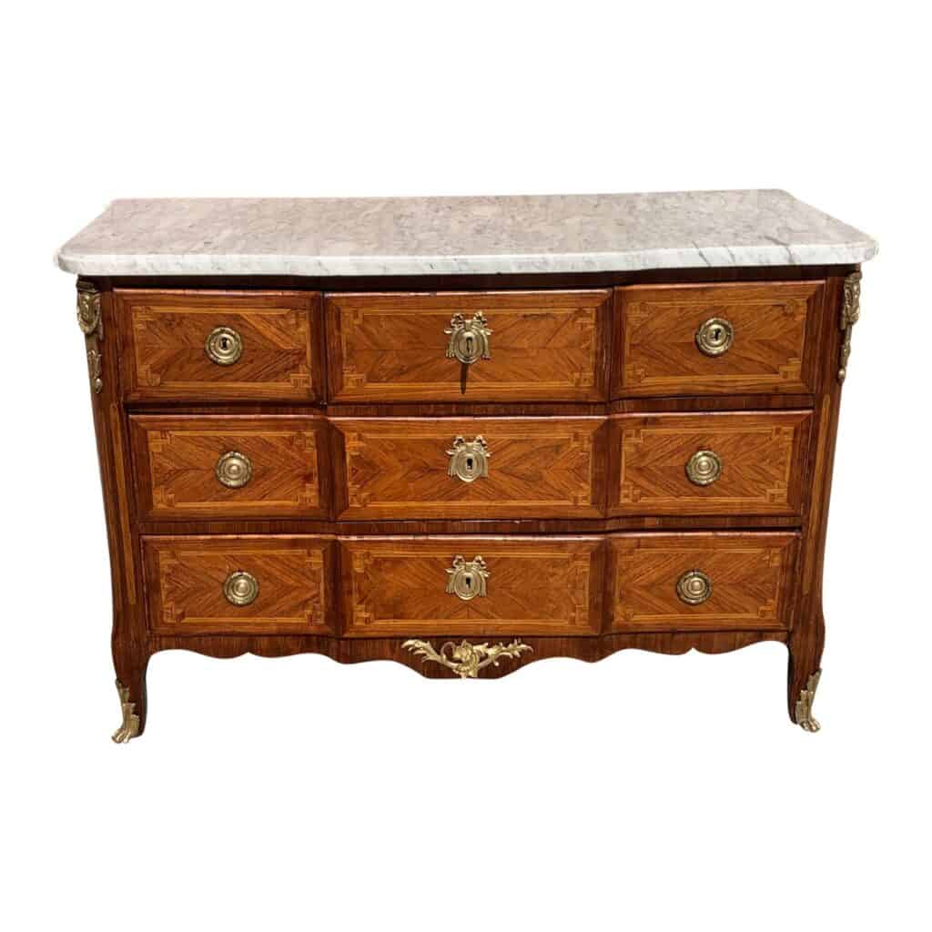 Commode à ressaut Louis XVI
