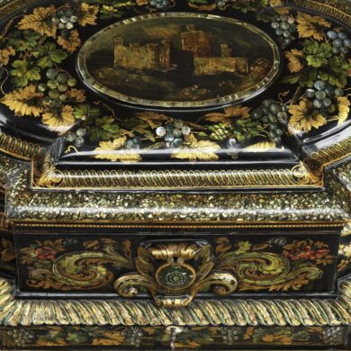 Détail table époque Napoléon III en papier mâché