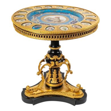 Gueridon de Sevre