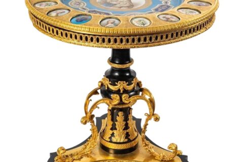 Gueridon de Sevre