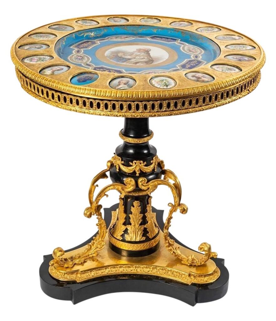 Gueridon de Sevre