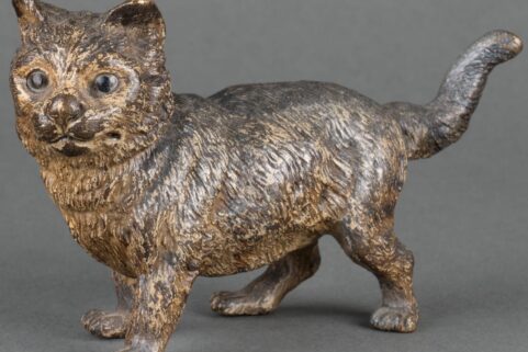 Chaton en bronze de Vienne signé Geschützt, XIXe siècle