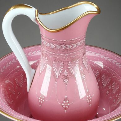 pichet et bassin en opaline