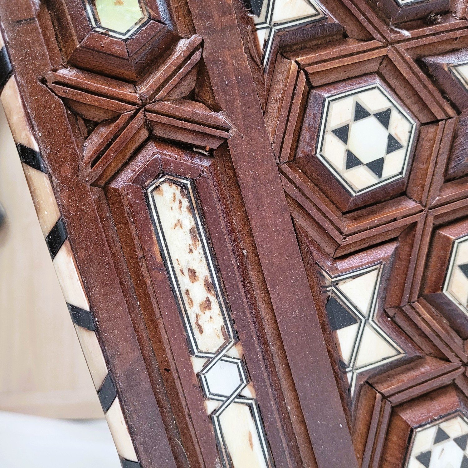 Table Basse Orientale Ancienne, Marqueterie Nacre, Hexagonale - Syrie XXe