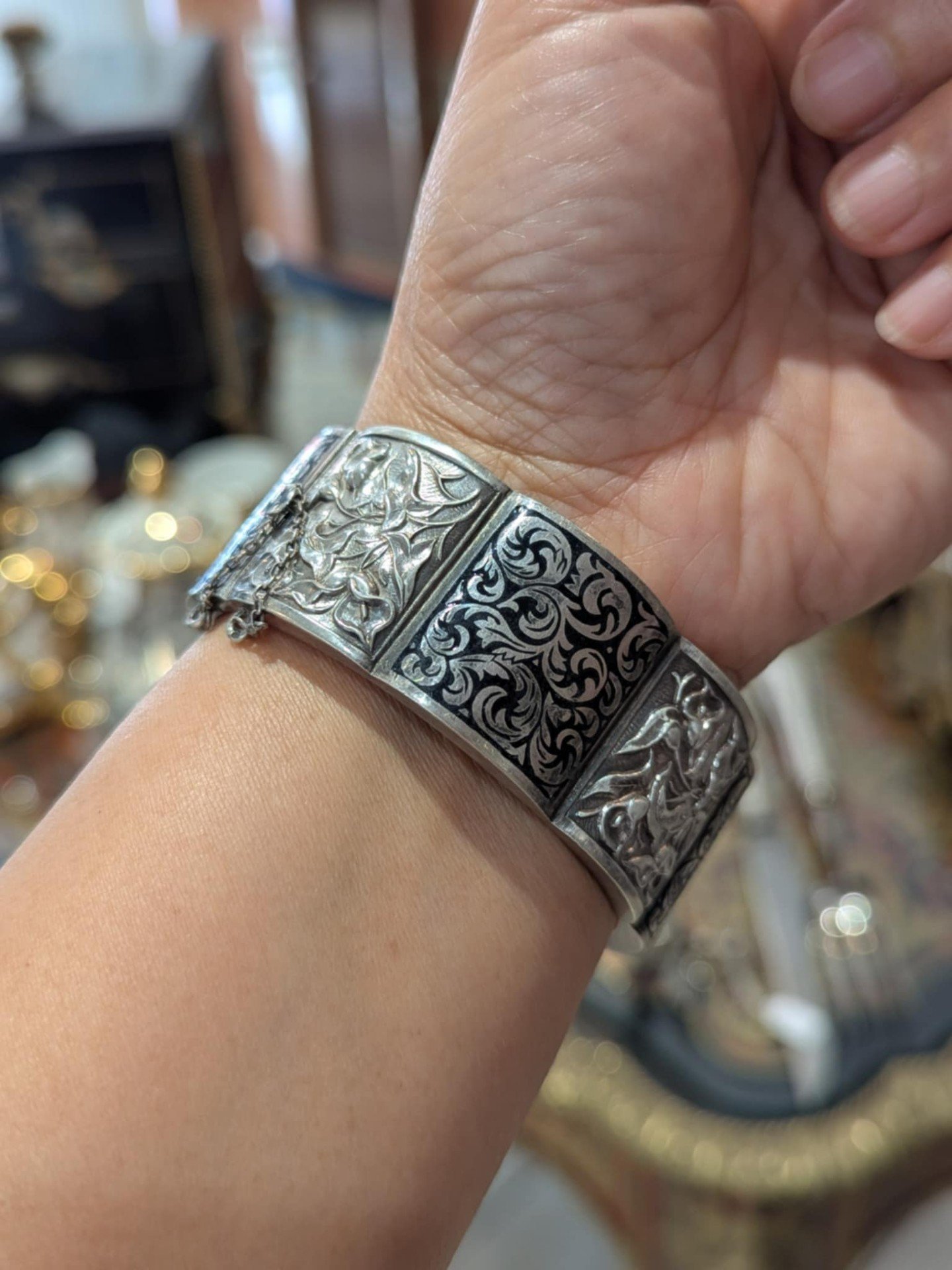 Bracelet Jonc Ancien Métal Argenté – Artisanal Art Nouveau Ethnique