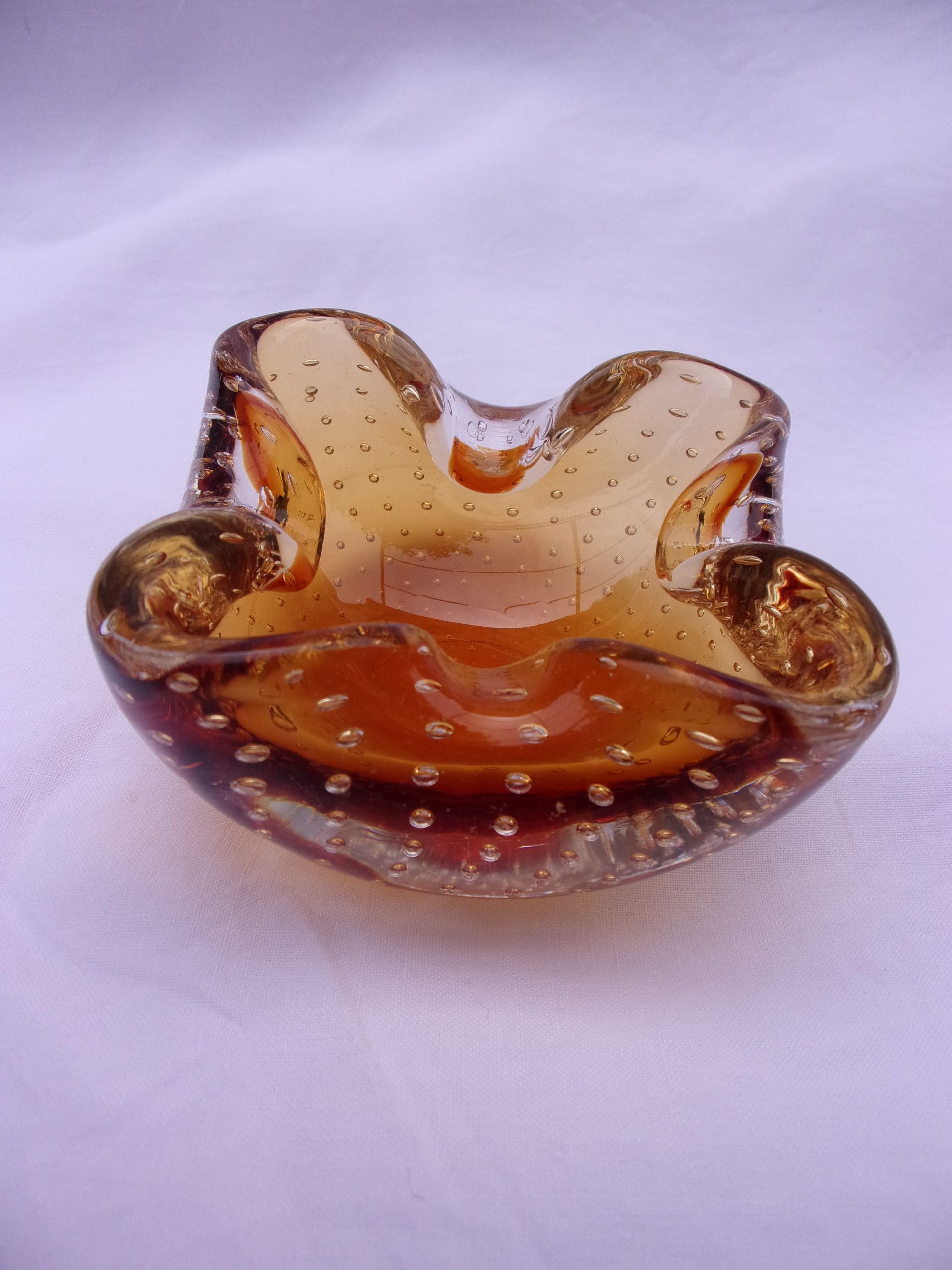 Gros cendrier en verre de murano 70's – treaptyque