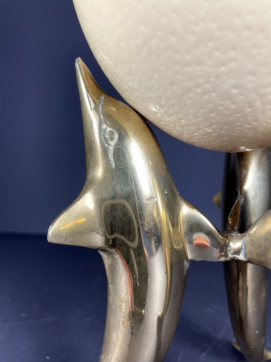 Œuf D'autruche Décoratif Sur Socle En Laiton Ciselé - Fin XIXe - H 28 Cm - Blanc