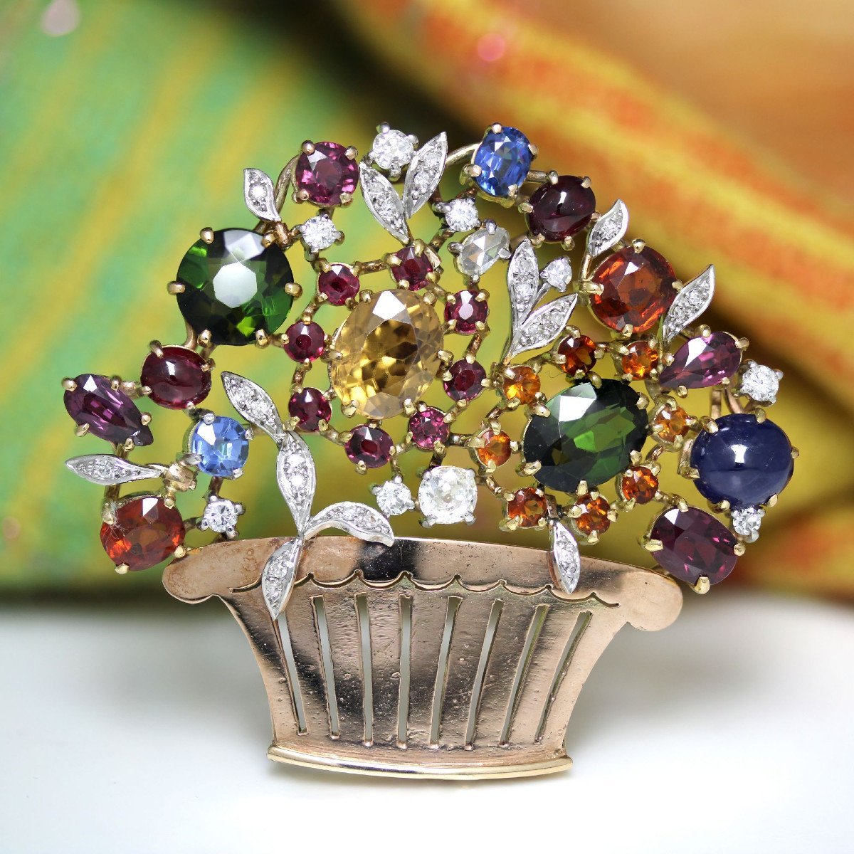 Broche ancienne vintage en métal doré, bijou rétro pour