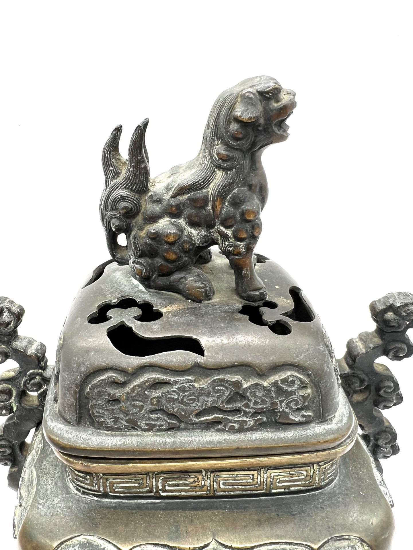 ANCIEN BRULE PARFUM trépied en bronze chine fin 19ème décor masque de