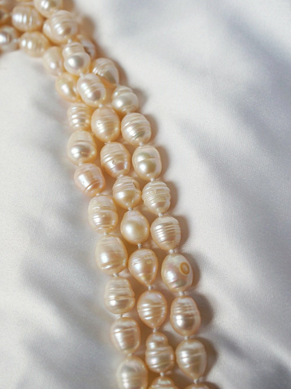 Sautoir écharpe en nacre et perles baroques | R Bijoux Artisanau 1