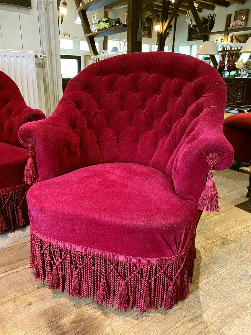 Fauteuil crapaud en velours rouge. Style Napoléon III. Haute