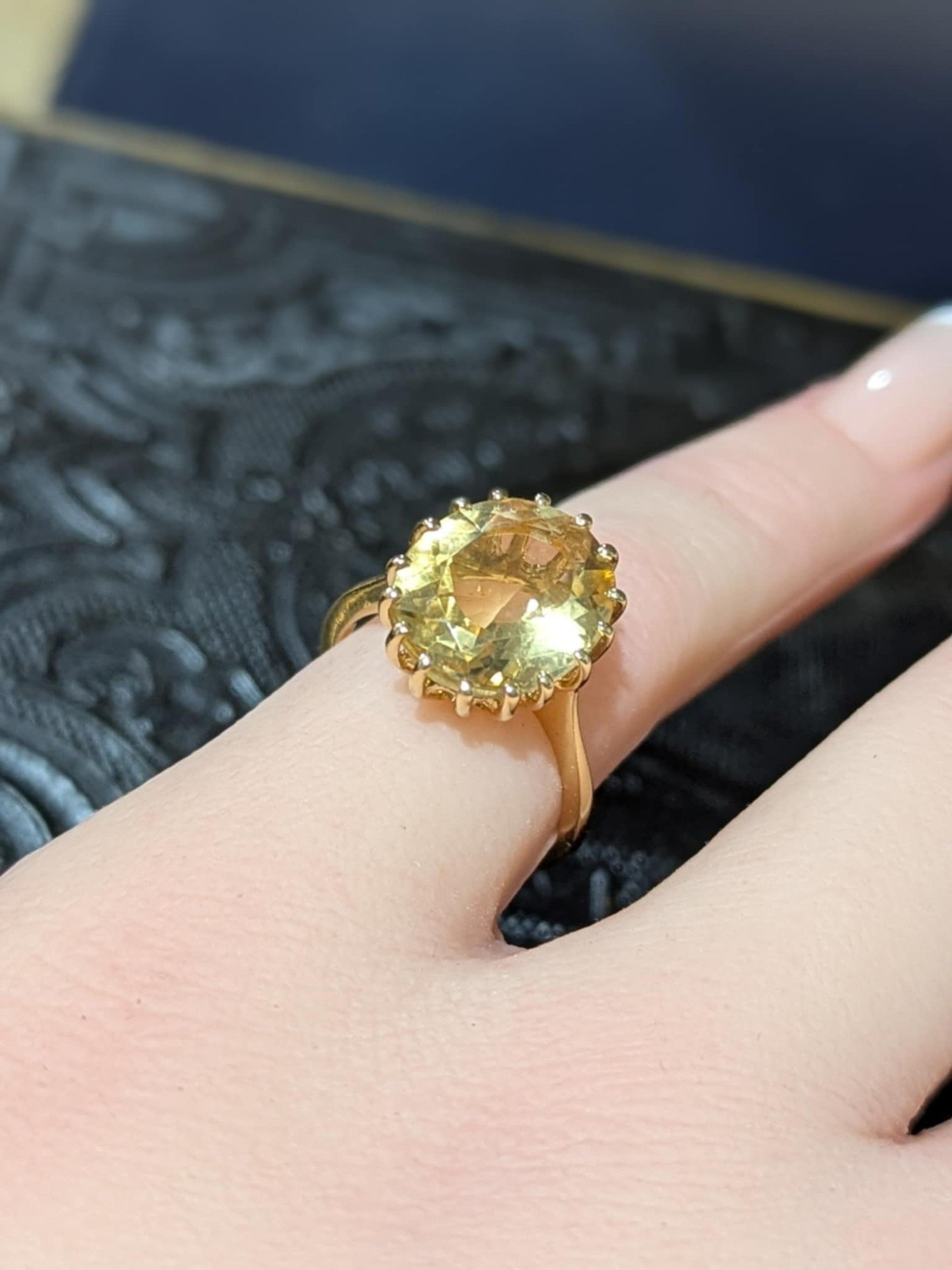 Cabochon De Citrine Ovale - Environ 7 Carats - Jaune - Occasion (État Bon)