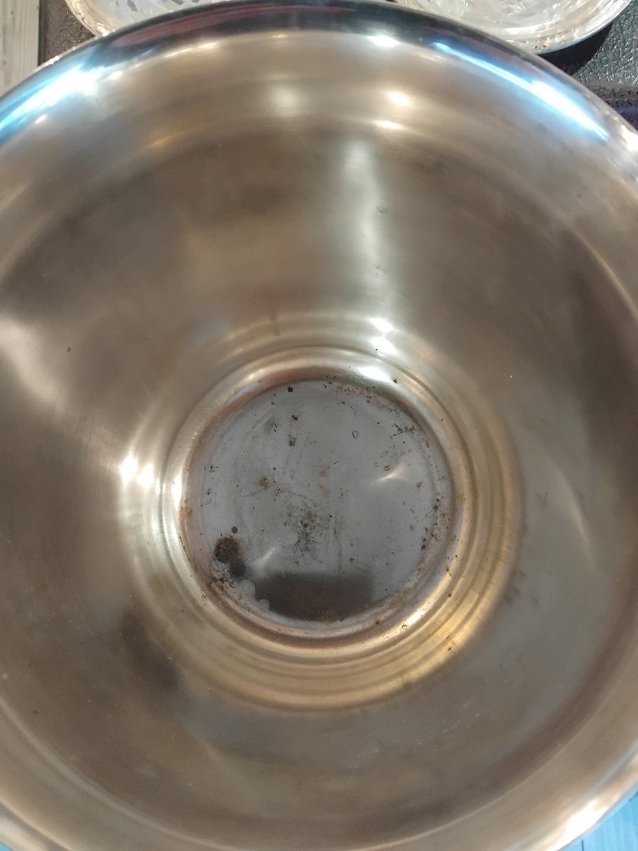 Dessous de carafe / bouteille en argent massif aux faisceaux