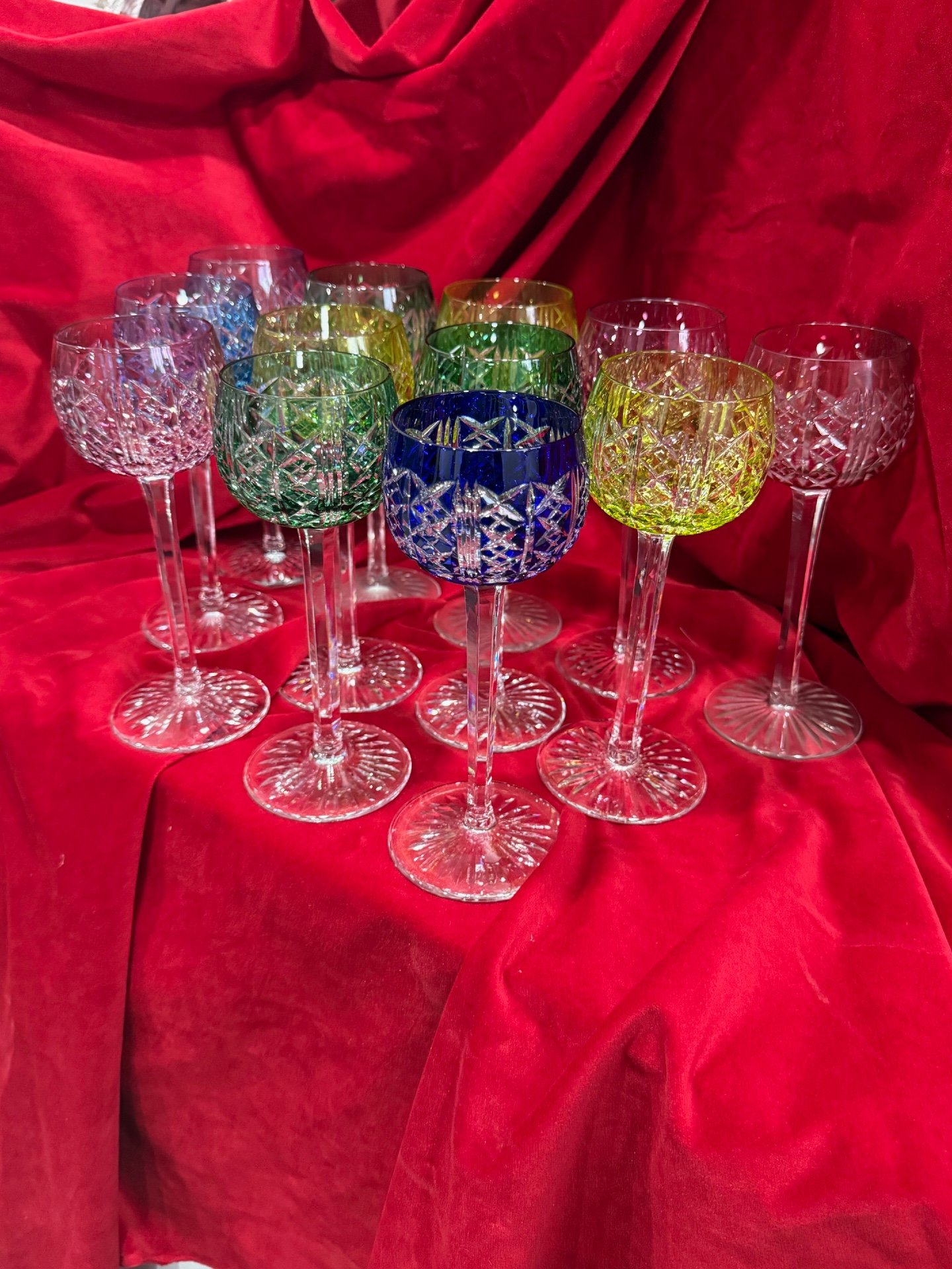 SAINT LOUIS Set of 12 colored wine glasses - Co... | Antikeo