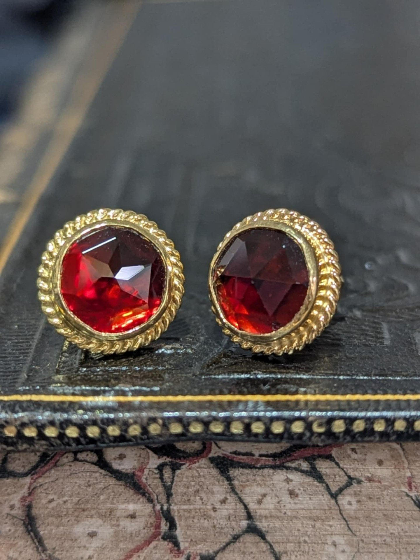 Boucles D'oreilles Anciennes (antiques) - Grenats Montés Sur Clips Argent - Occasion