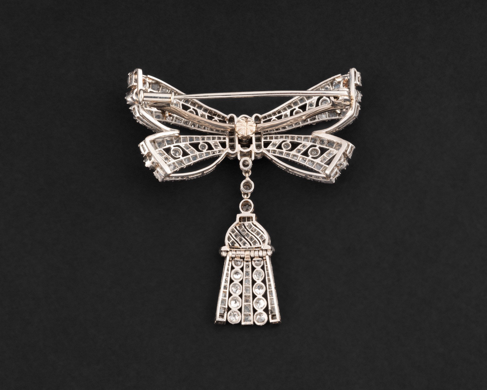 Broche/pendentif Antique Couronne - Saphir Bleu, Diamant, Or Blanc 14k, Filigrane