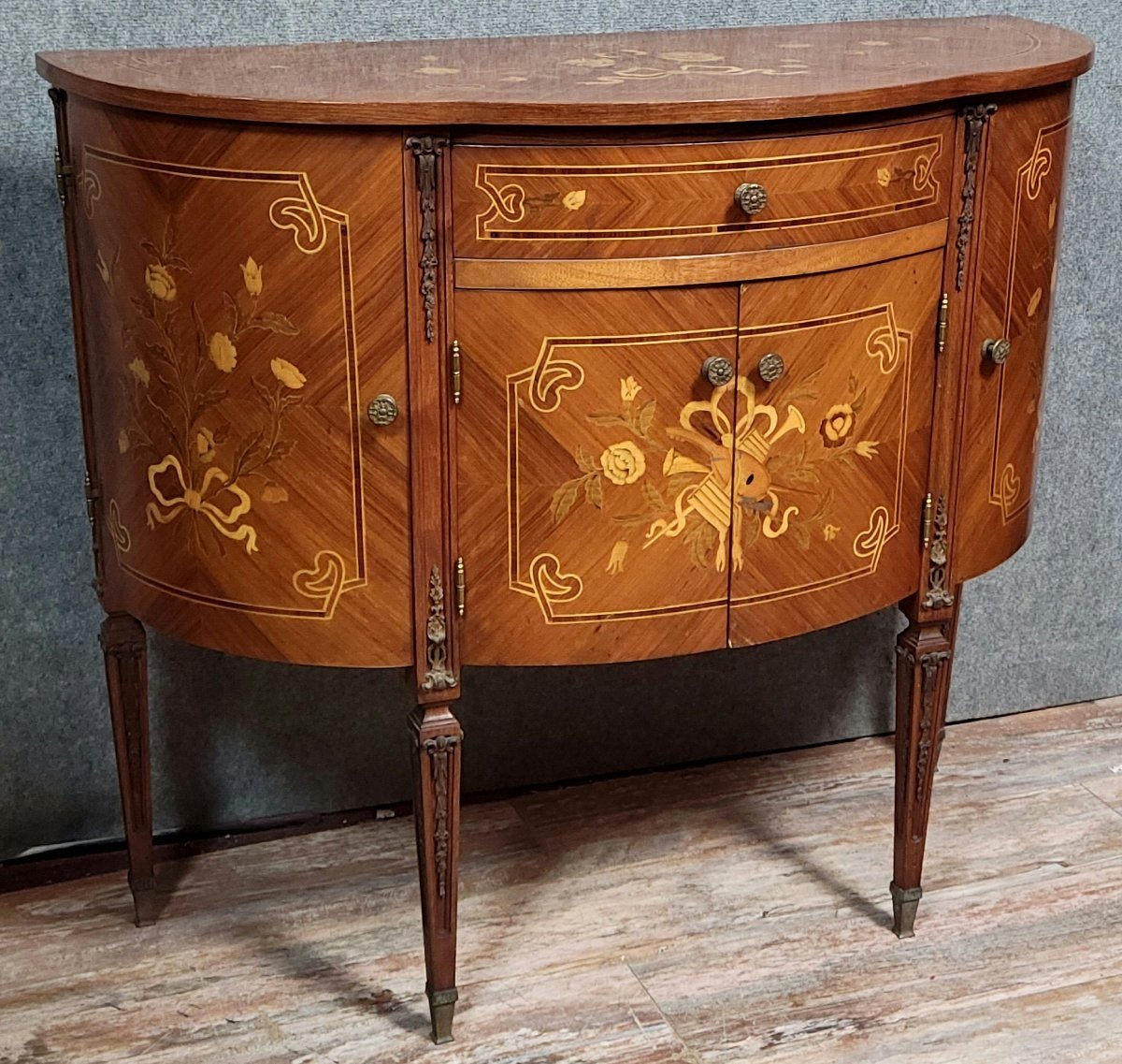 Commode Demi-lune Style Louis XVI - Marqueterie Fleurs - XXe Siècle
