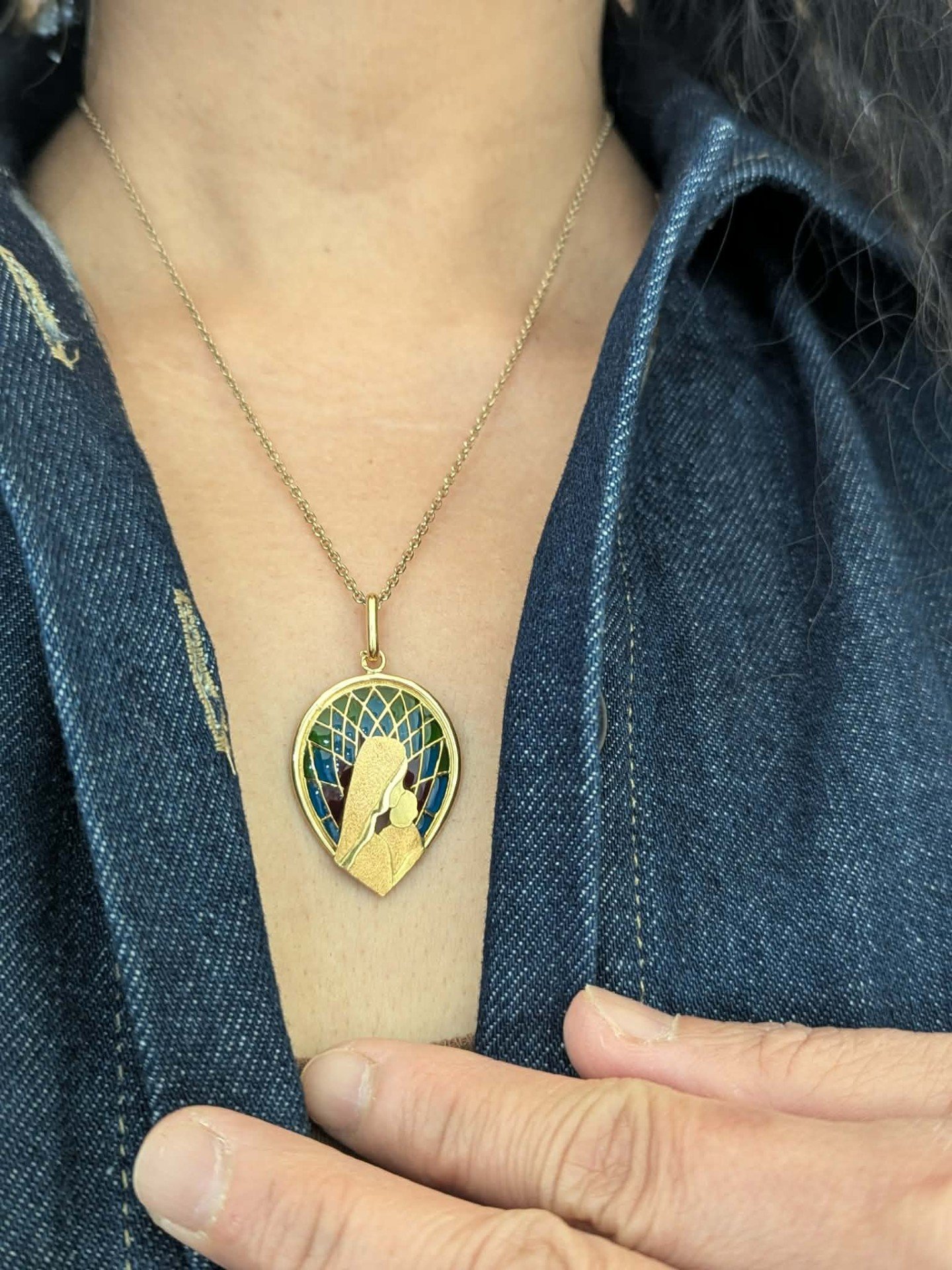 Collier en métal doré à maillons de Mango