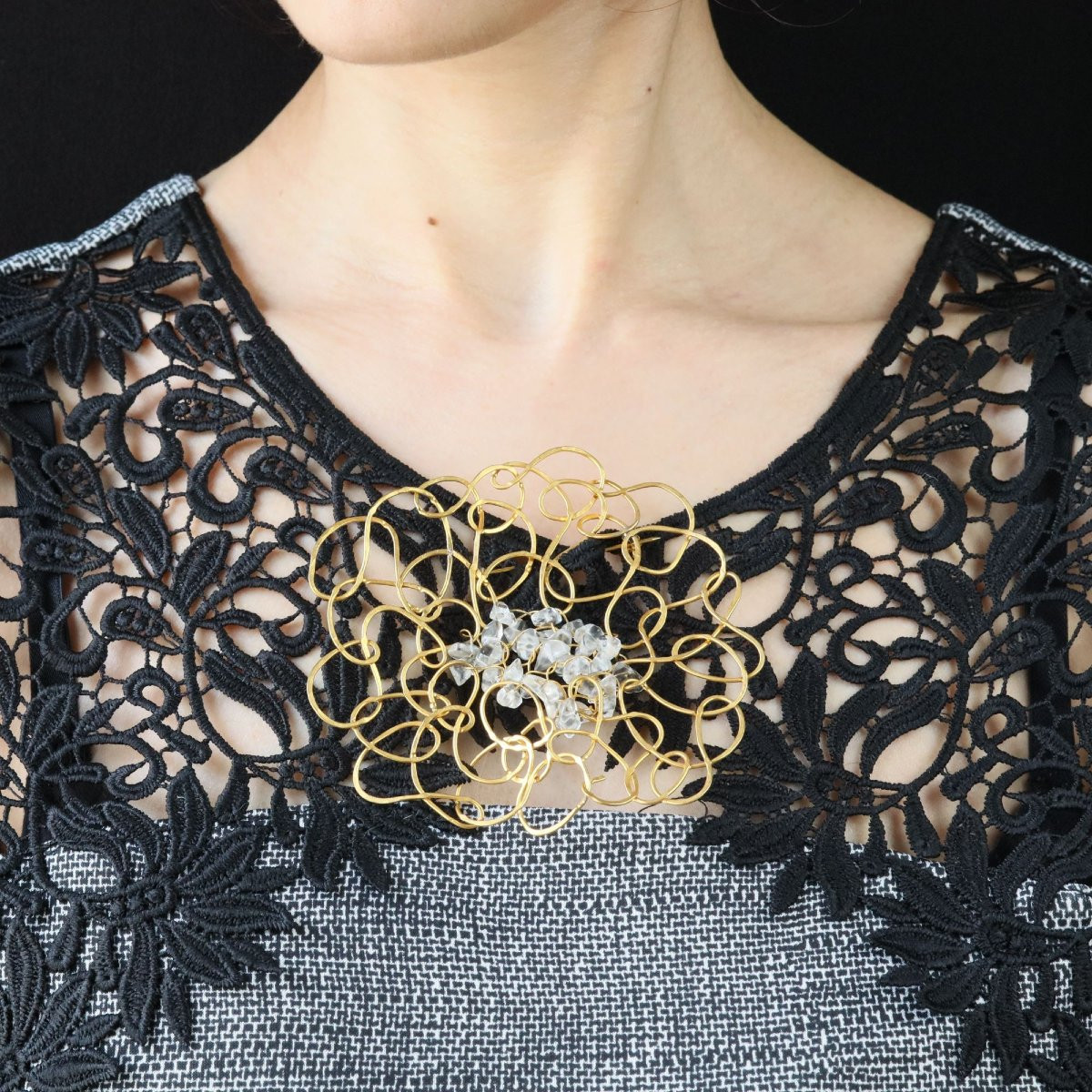 Grande Spilla Multicolore In Acrilico 3D: Tocco Glamour Per Il Tuo Outfit