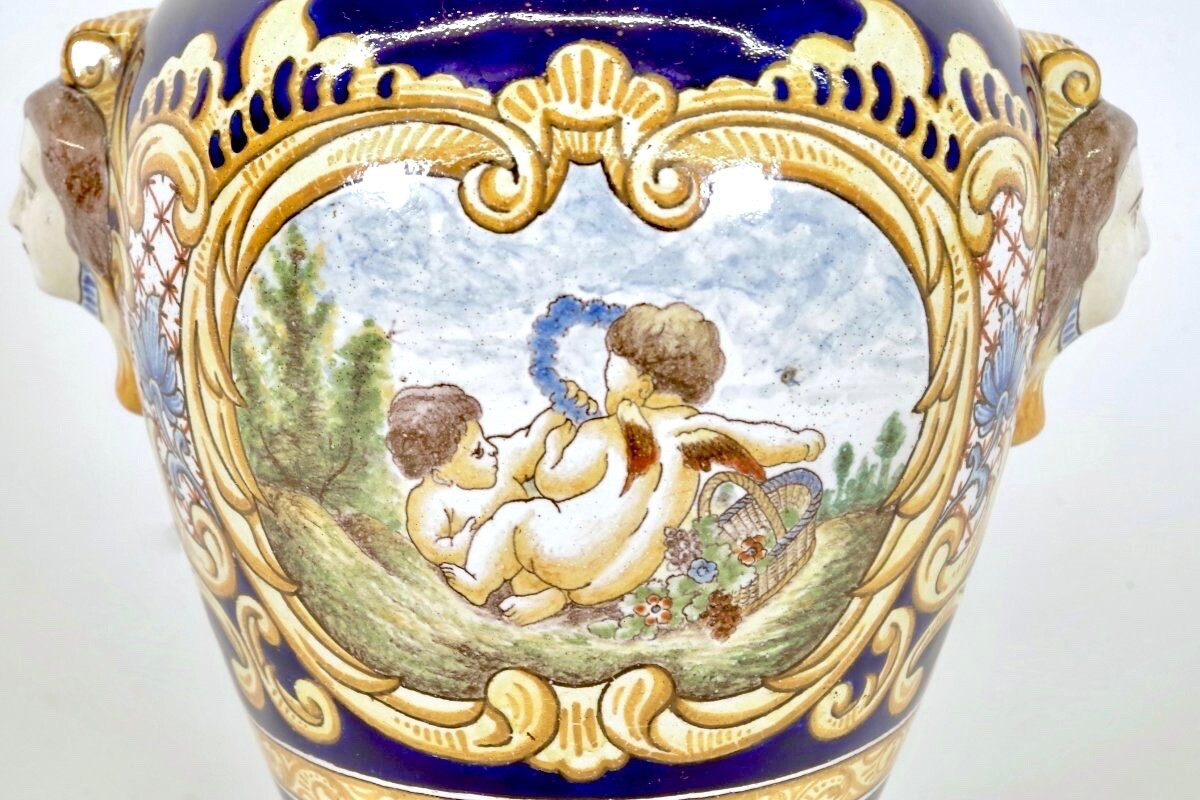 Louis Valtat、VASE、海外版超希少レゾネ、新品額付 Pair of Louis XVI vases made of Nevers earthenw | Antikeo