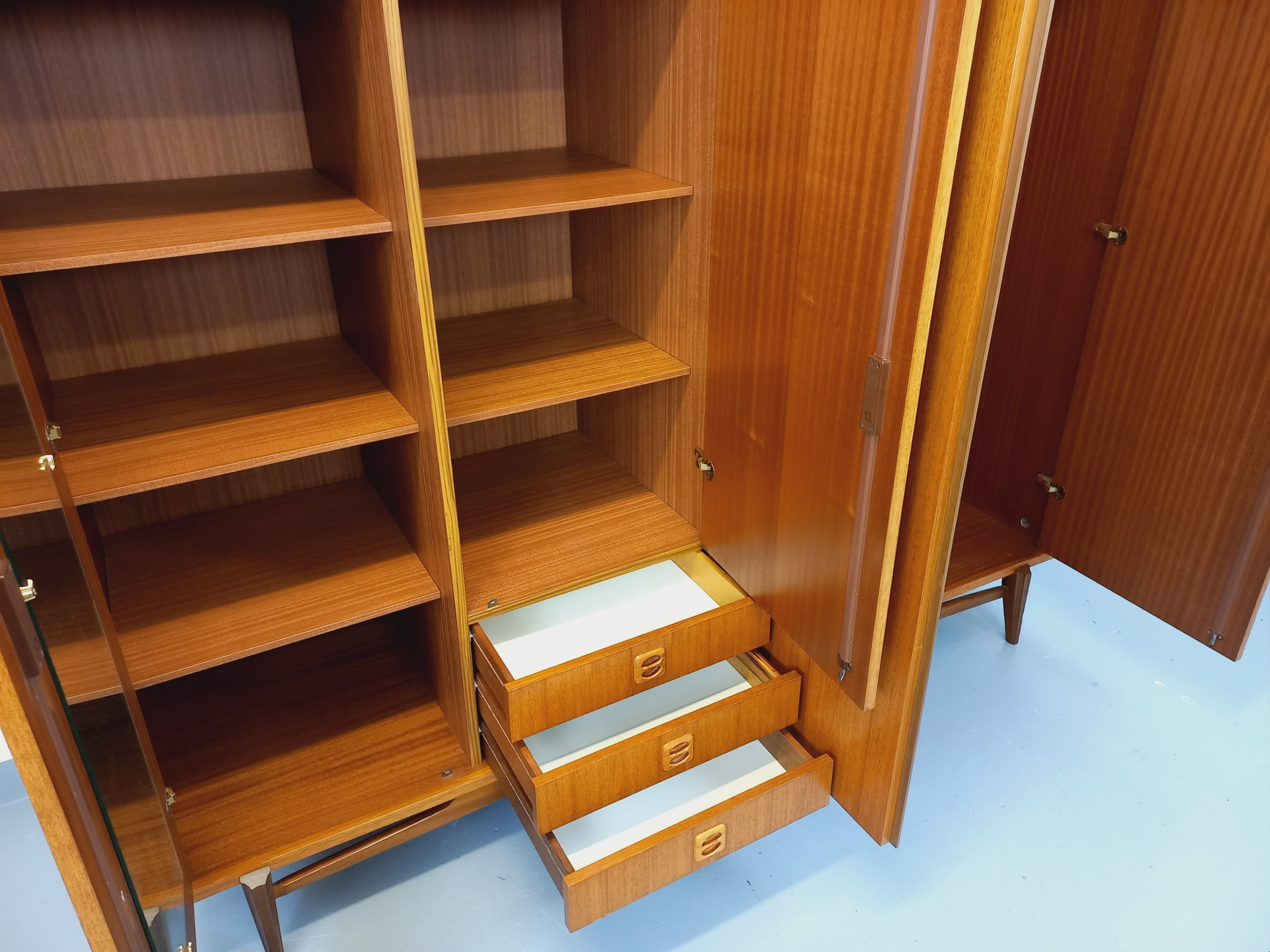 Vintage Scandinavian teak wardrobe from the 196 | Antikeo