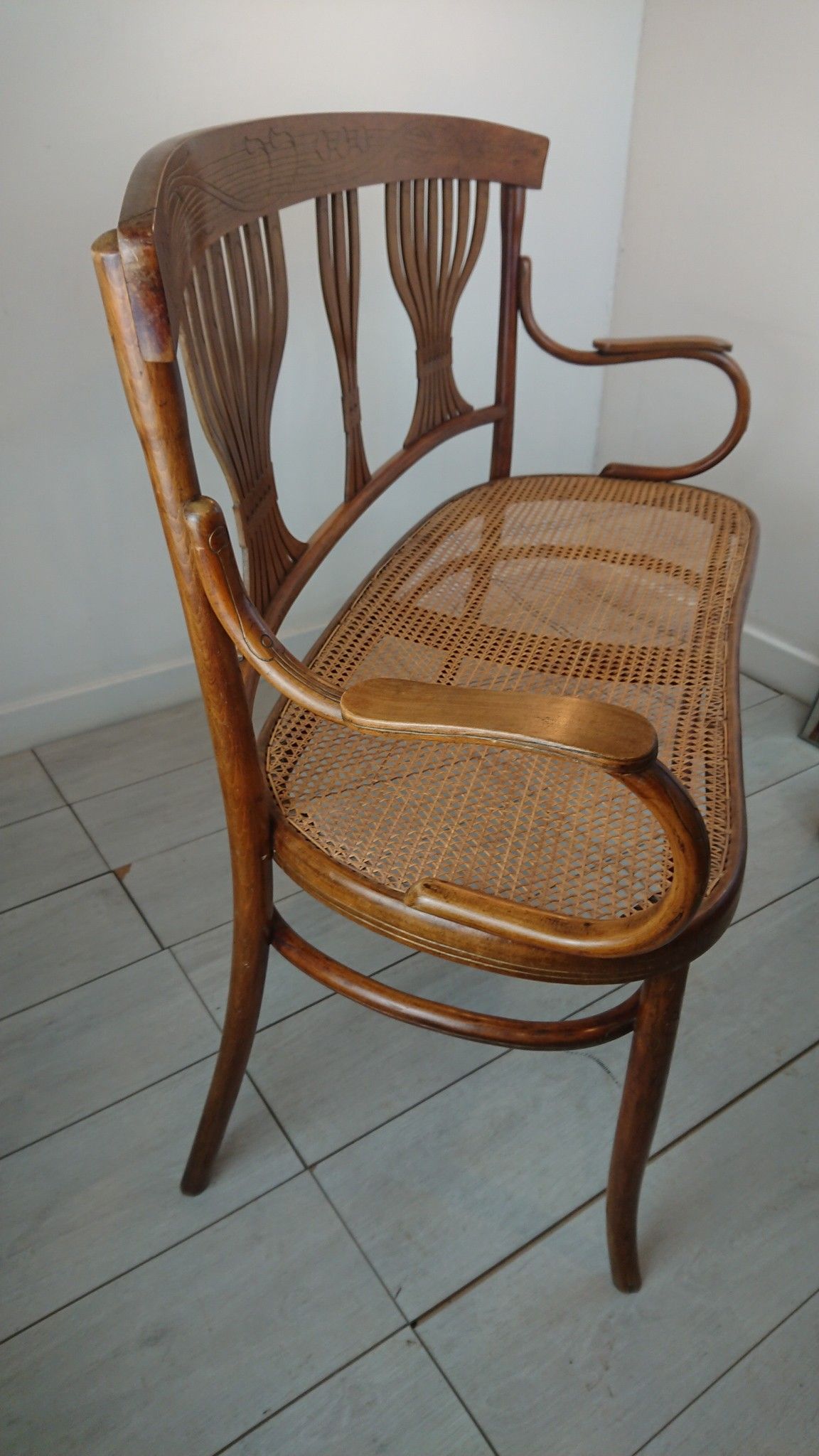 Fischel bentwood chair best sale