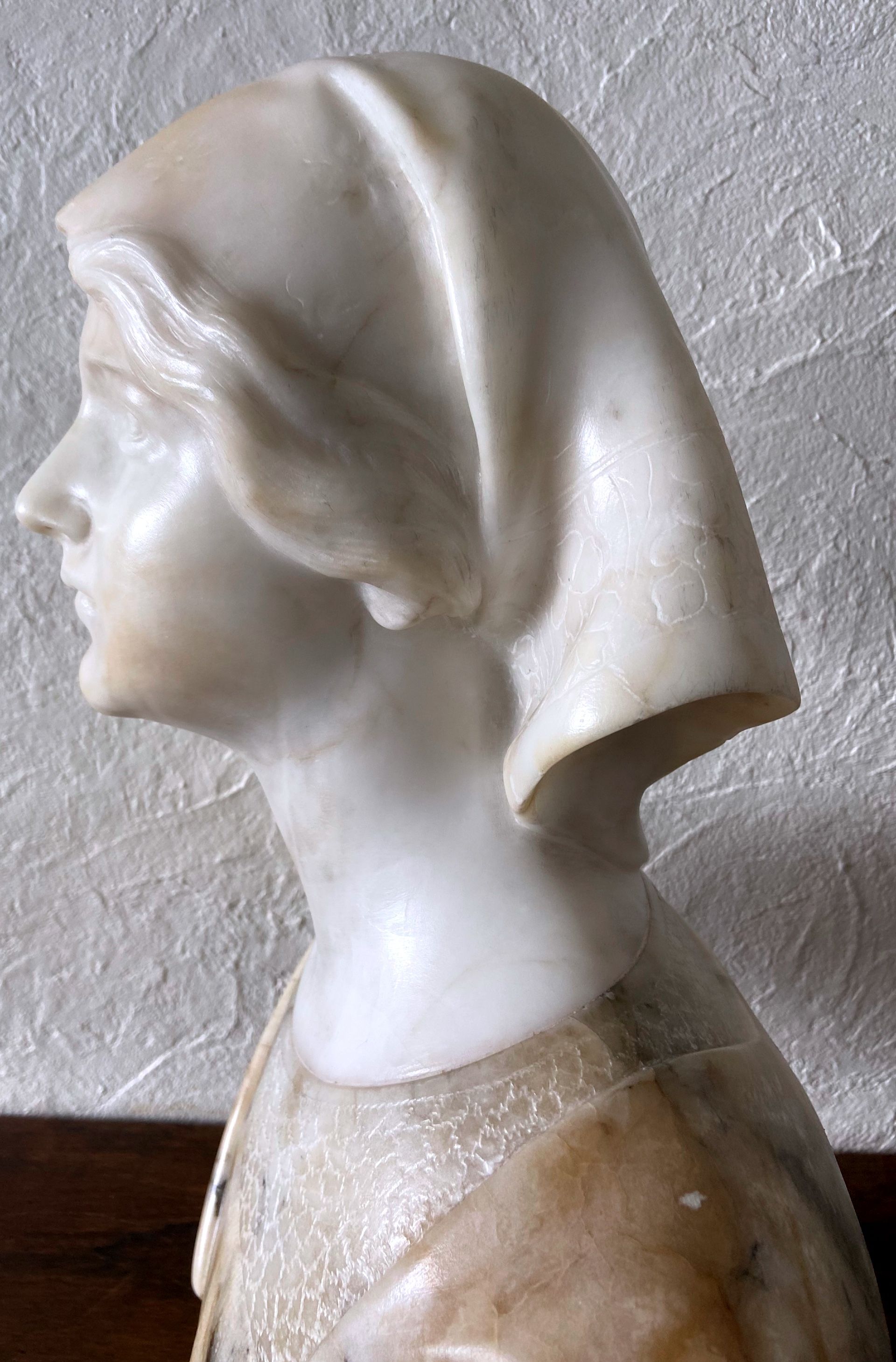 Cintres muraux de tête de béton féminin visage de femme en pierre statue de  buste de