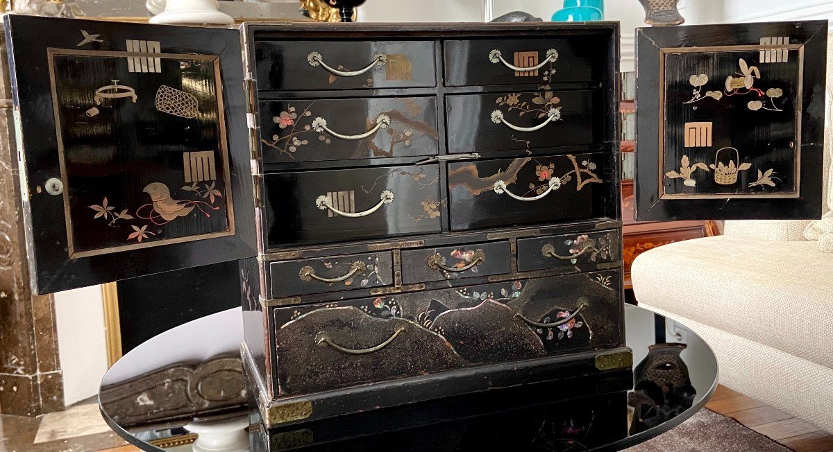 Large Burgundy Lacquer Chinese Chest - 19thC Large Burgundy Lacquer Chinese Chest - 19thC