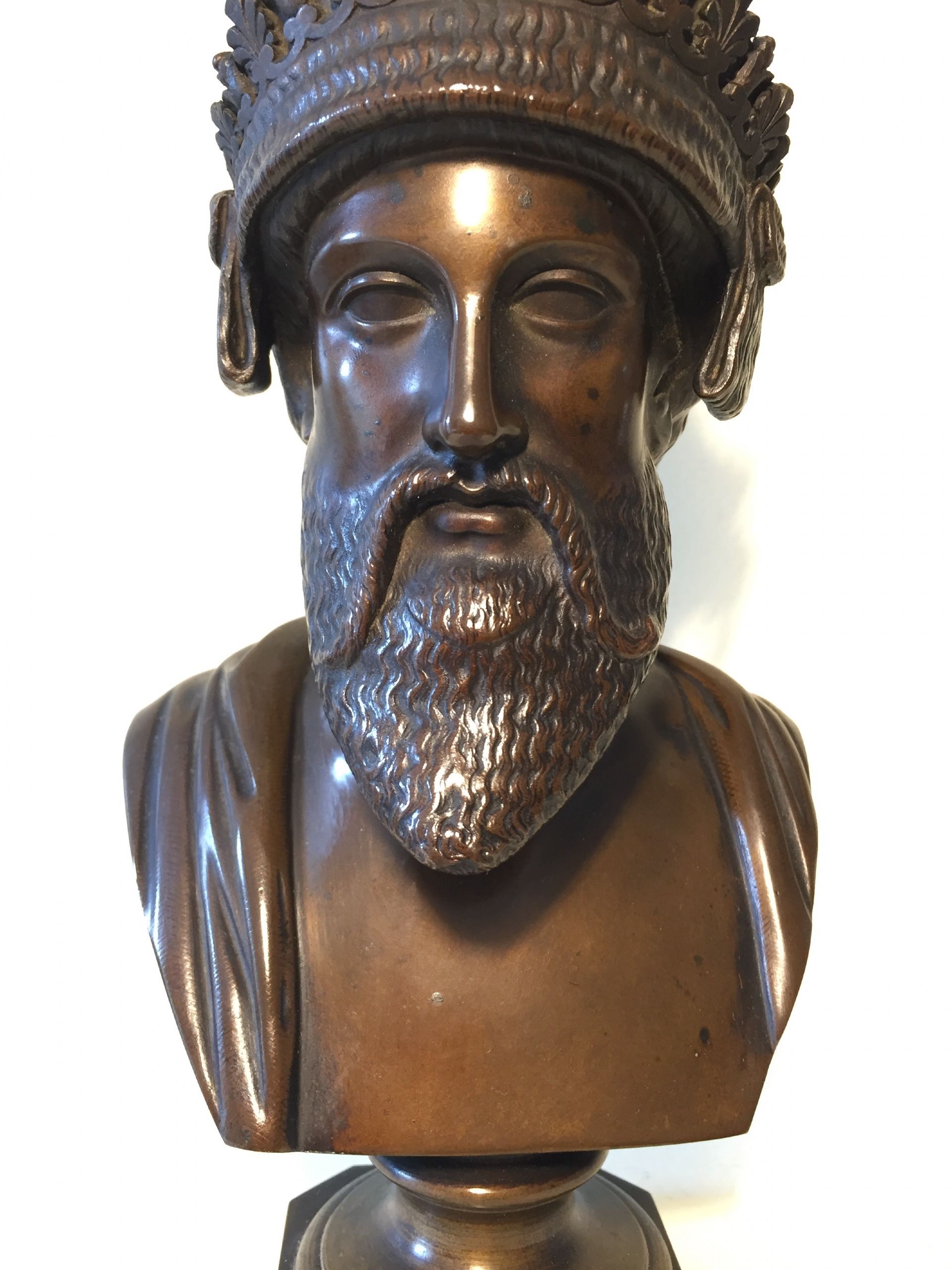 Bust Of Darius 1st, King Of Persia. XIXth bronze. - Bronze sculptures |  Antikeo