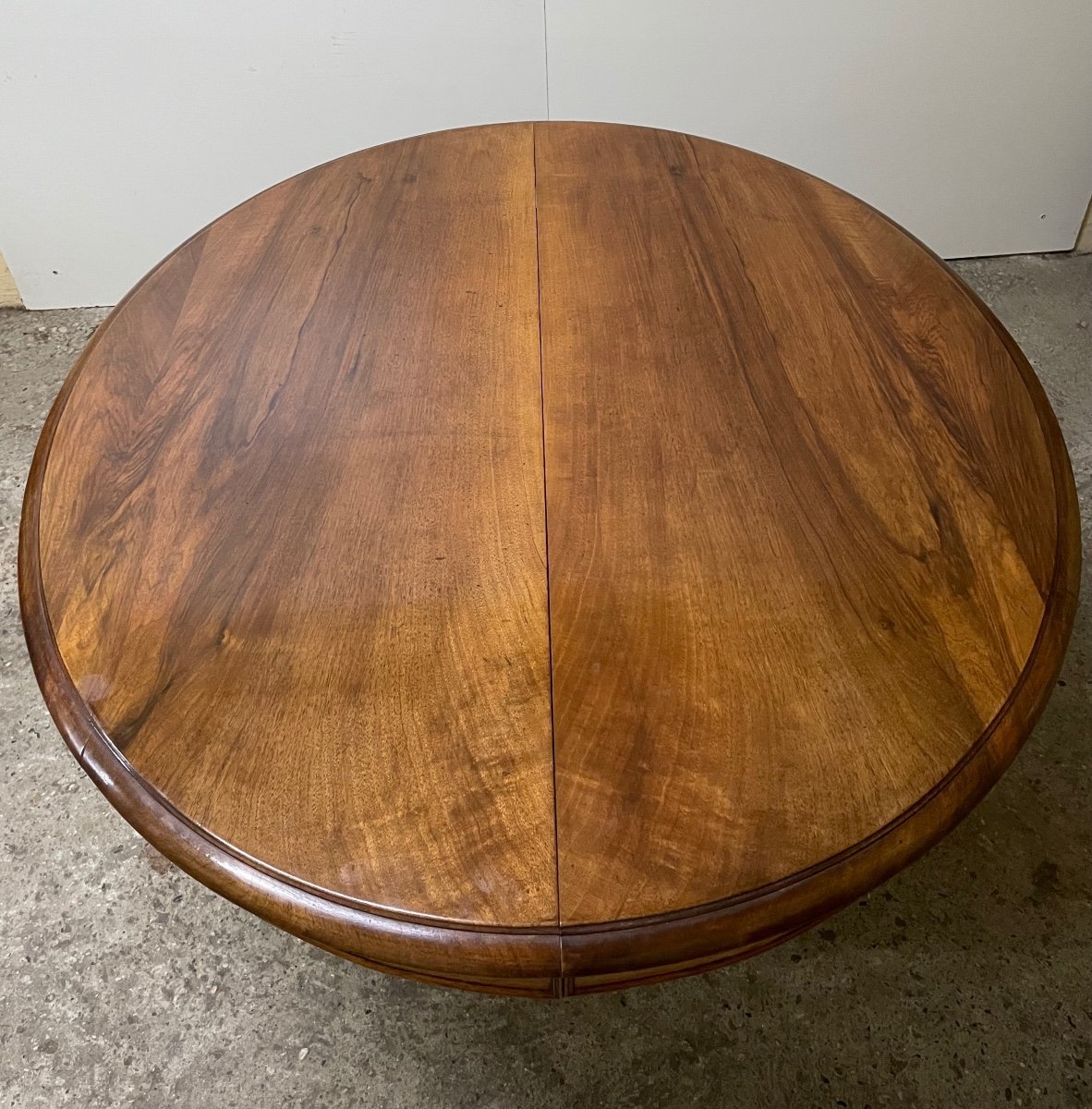 Pedestal Table With Walnut Band Dining tables Antikeo