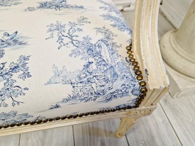Paire De Fauteuils Bergères Antiques De Style Directoire