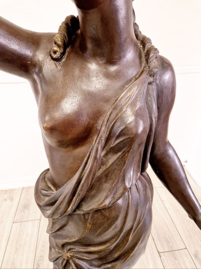 Antike lebensgroße Liberty-Stehlampe