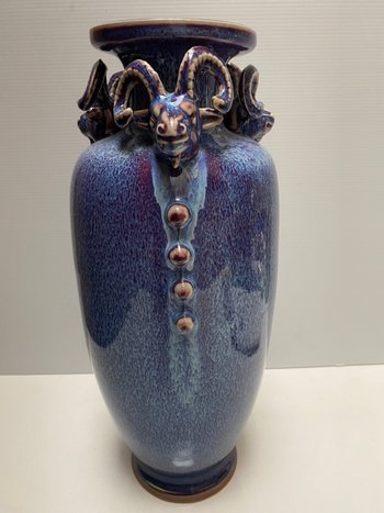 JAPANESE PORCELAIN VASE