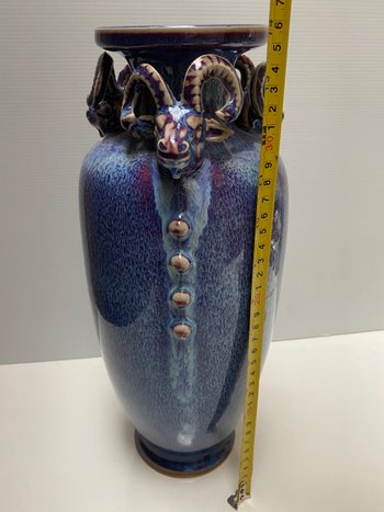 JAPANESE PORCELAIN VASE