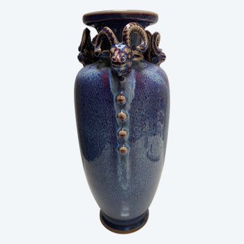 JAPANESE PORCELAIN VASE