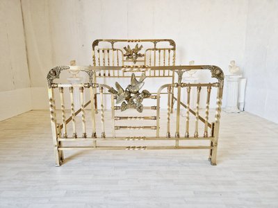 Lit En Laiton Antique Période Art Nouveau Détails En Bronze Eros