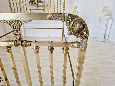 Lit En Laiton Antique Période Art Nouveau Détails En Bronze Eros