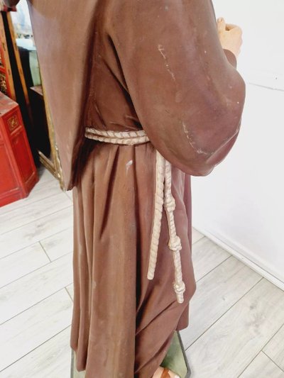 Antike religiöse Statue Skulptur aus der Kirche Saint-Antoine