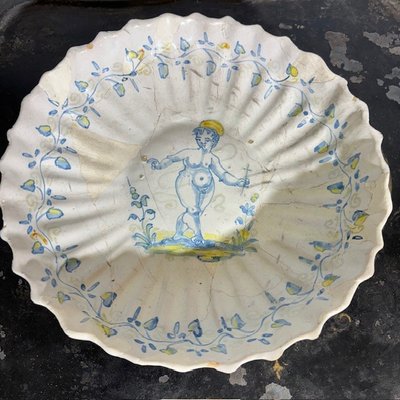 Plat à crêpes ancien Plat en majolique de Deruta début 17ème siècle mesurant 23 cm.