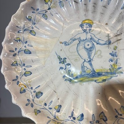 Plat à crêpes ancien Plat en majolique de Deruta début 17ème siècle mesurant 23 cm.