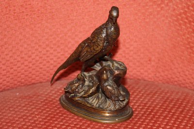 Jules Moigniez bronze sculpture: Pheasant hen and her young signed on the terrace c. 19th century