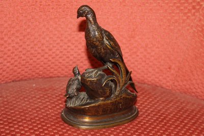 Jules Moigniez bronze sculpture: Pheasant hen and her young signed on the terrace c. 19th century