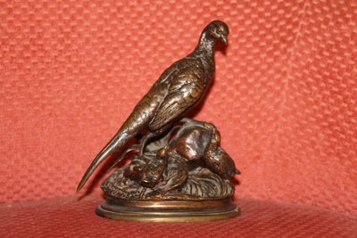 Jules Moigniez bronze sculpture: Pheasant hen and her young signed on the terrace c. 19th century