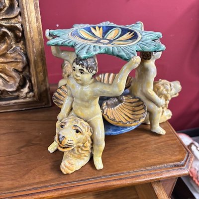 Ancienne salière en majolique peinte du 17-18ème siècle. Italie centrale. Dimensions cm 20h 14