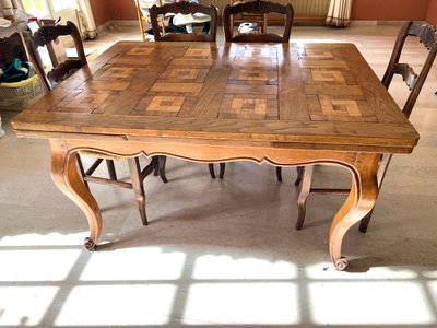 Table de style Louis XV en bois massif avec marqueterie - Extensible avec rallonges
