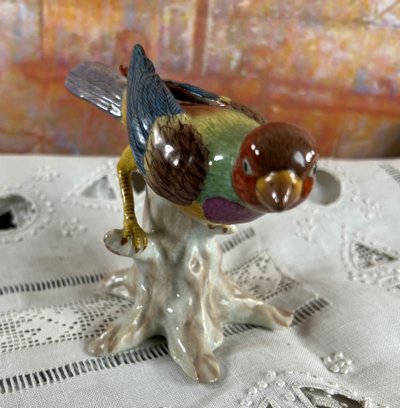 Goebel porcelain figurine - Bird perched on a branch - Early 20th century