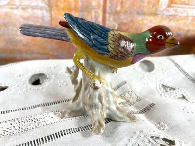 Goebel porcelain figurine - Bird perched on a branch - Early 20th century