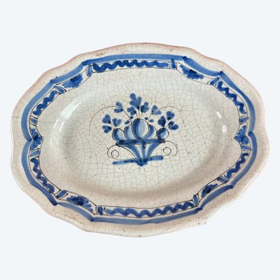 Ancien Plat en Faïence – Décor Bleu Corbeille Fleurie – 19ᵉ siècle